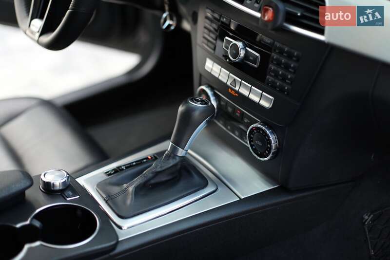 Седан Mercedes-Benz C-Class 2012 в Львове