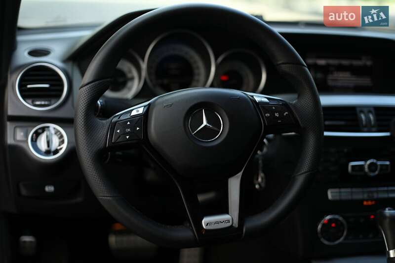Седан Mercedes-Benz C-Class 2012 в Львове
