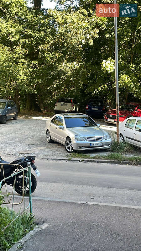 Седан Mercedes-Benz C-Class 2002 в 