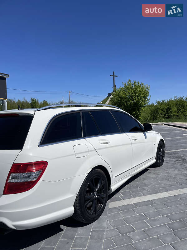 Универсал Mercedes-Benz C-Class 2008 в Мостиске