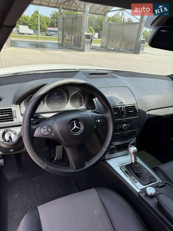 Универсал Mercedes-Benz C-Class 2008 в Мостиске