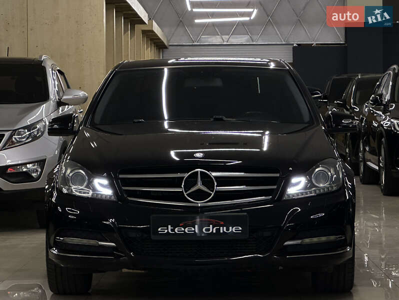 Седан Mercedes-Benz C-Class 2013 в Николаеве