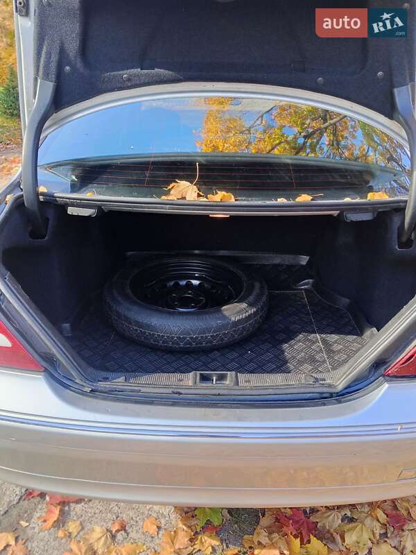 Седан Mercedes-Benz C-Class 2004 в Сумах