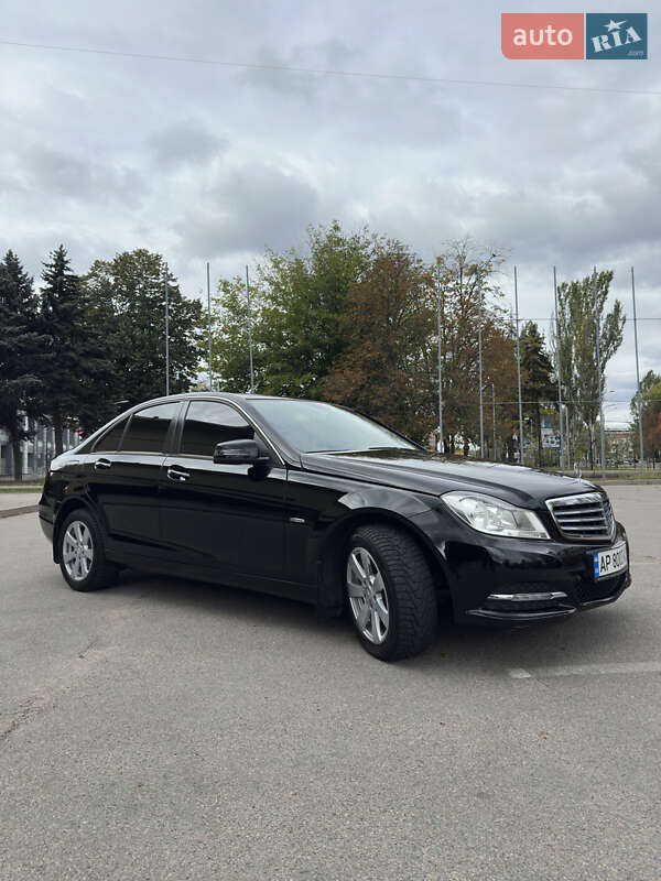 Седан Mercedes-Benz C-Class 2011 в Запоріжжі