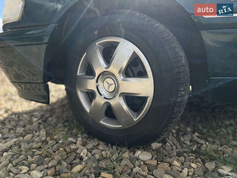 Седан Mercedes-Benz C-Class 1998 в Черновцах