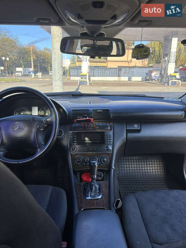 Седан Mercedes-Benz C-Class 2005 в Виннице
