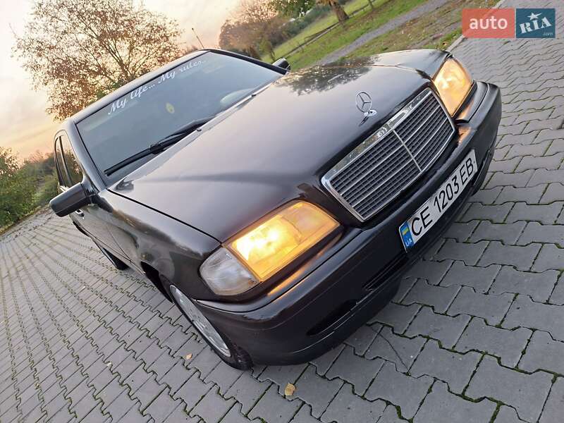 Седан Mercedes-Benz C-Class 1994 в Чернівцях