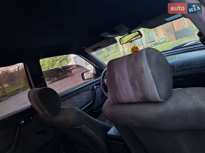 Седан Mercedes-Benz C-Class 1994 в Чернівцях