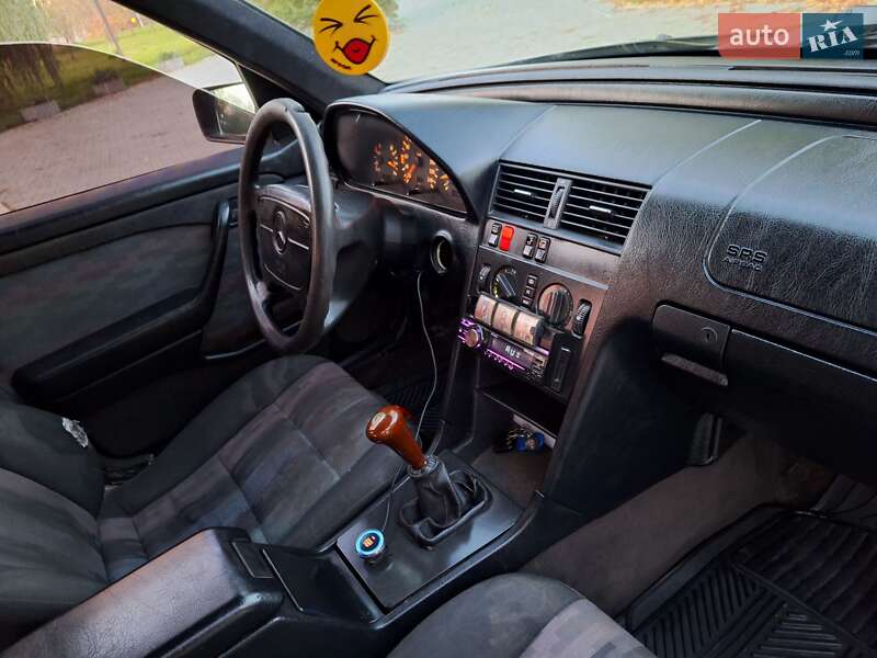 Седан Mercedes-Benz C-Class 1994 в Чернівцях