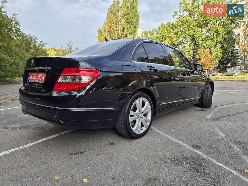 Седан Mercedes-Benz C-Class 2011 в Виннице