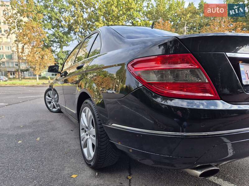 Седан Mercedes-Benz C-Class 2011 в Виннице