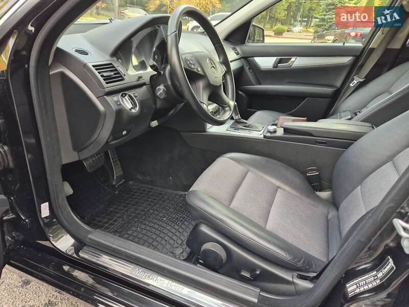 Седан Mercedes-Benz C-Class 2011 в Виннице