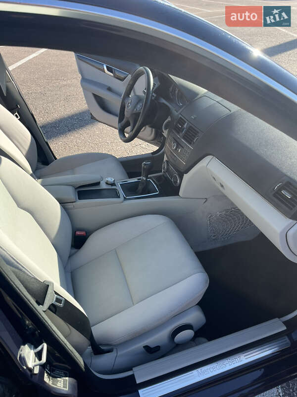 Седан Mercedes-Benz C-Class 2008 в Одессе