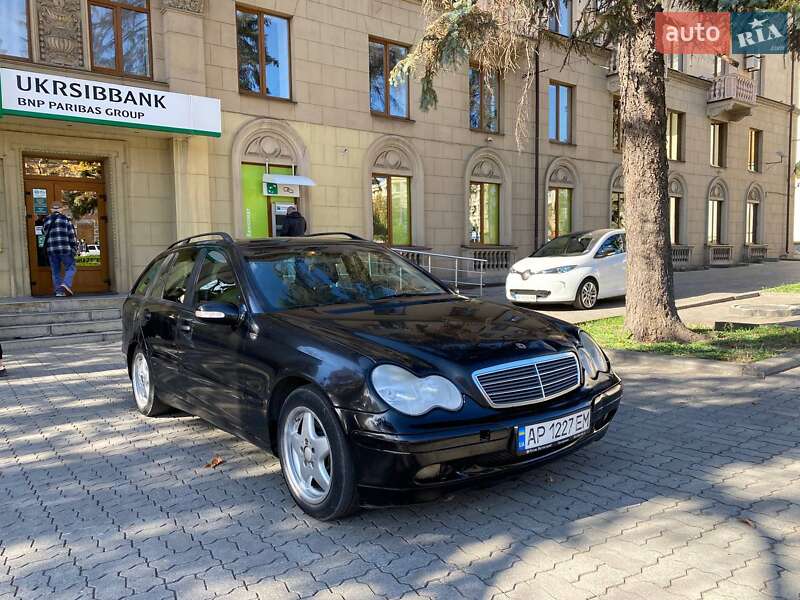 Універсал Mercedes-Benz C-Class 2003 в Запоріжжі