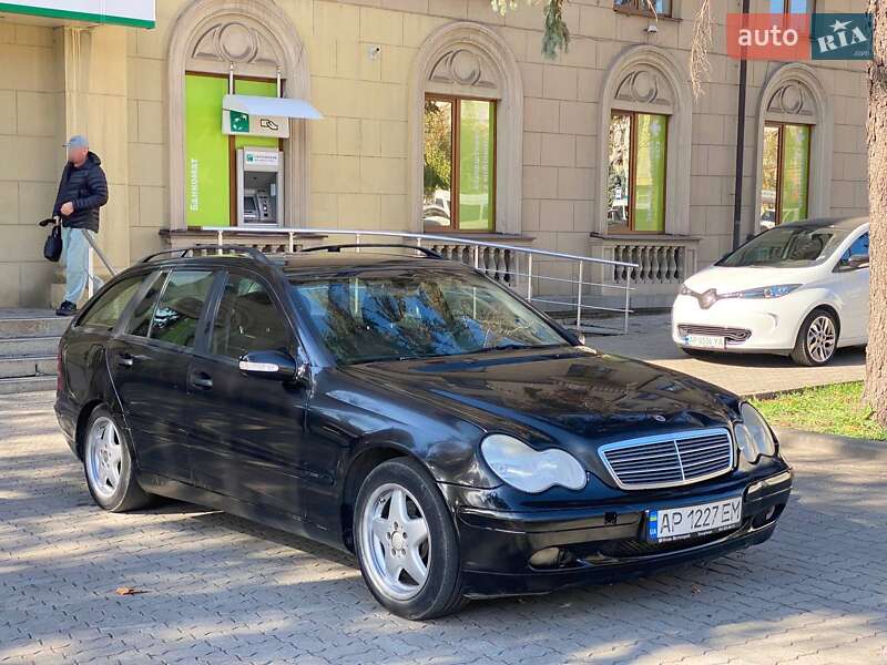 Універсал Mercedes-Benz C-Class 2003 в Запоріжжі