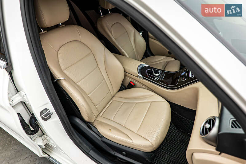 Седан Mercedes-Benz C-Class 2017 в Києві фото 21 Седан Mercedes-Benz C-Class 2017 в Києві