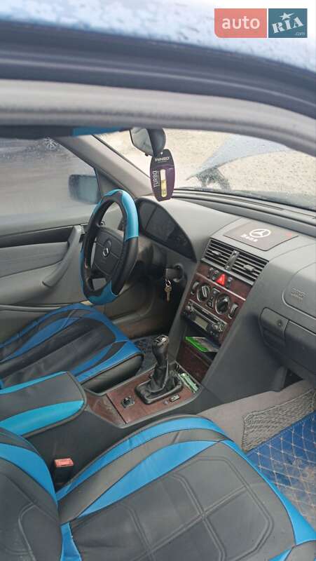 Универсал Mercedes-Benz C-Class 2000 в Бучаче