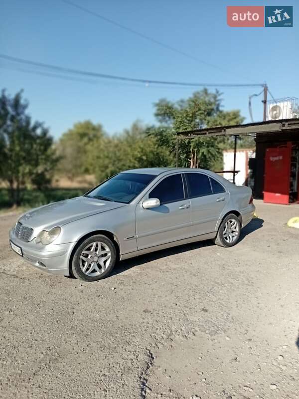 Седан Mercedes-Benz C-Class 2003 в Запоріжжі