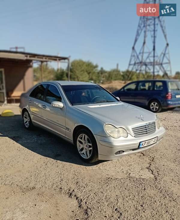 Седан Mercedes-Benz C-Class 2003 в 