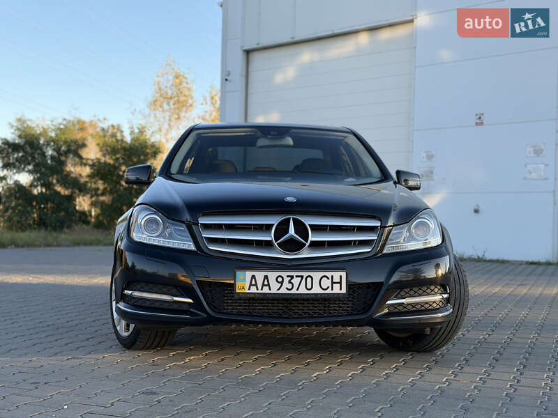 Седан Mercedes-Benz C-Class 2011 в Києві