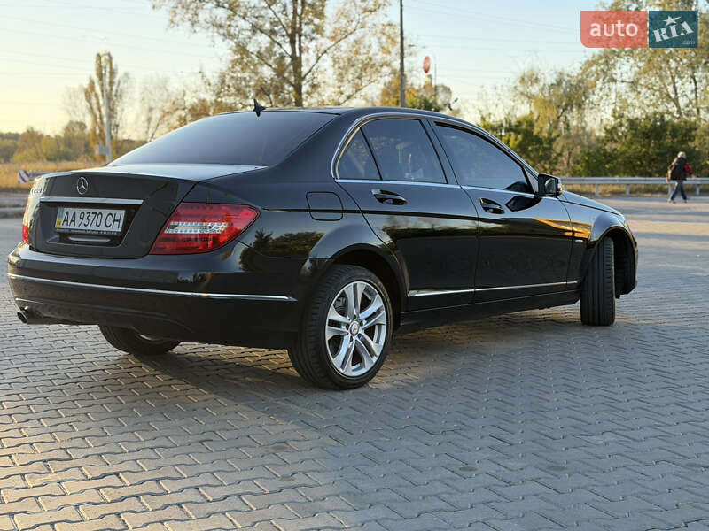 Седан Mercedes-Benz C-Class 2011 в Києві