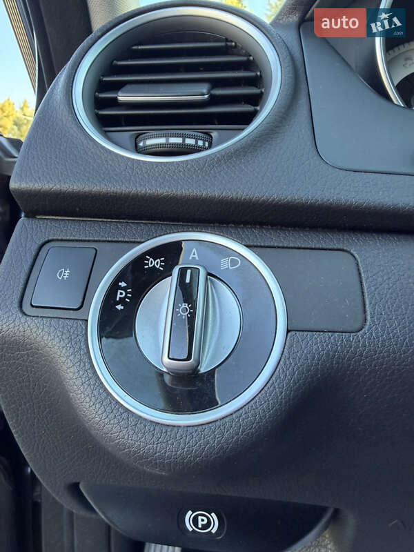 Седан Mercedes-Benz C-Class 2011 в Києві