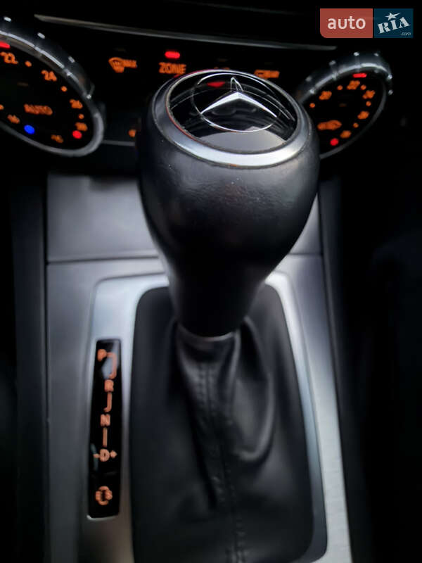 Седан Mercedes-Benz C-Class 2011 в Києві