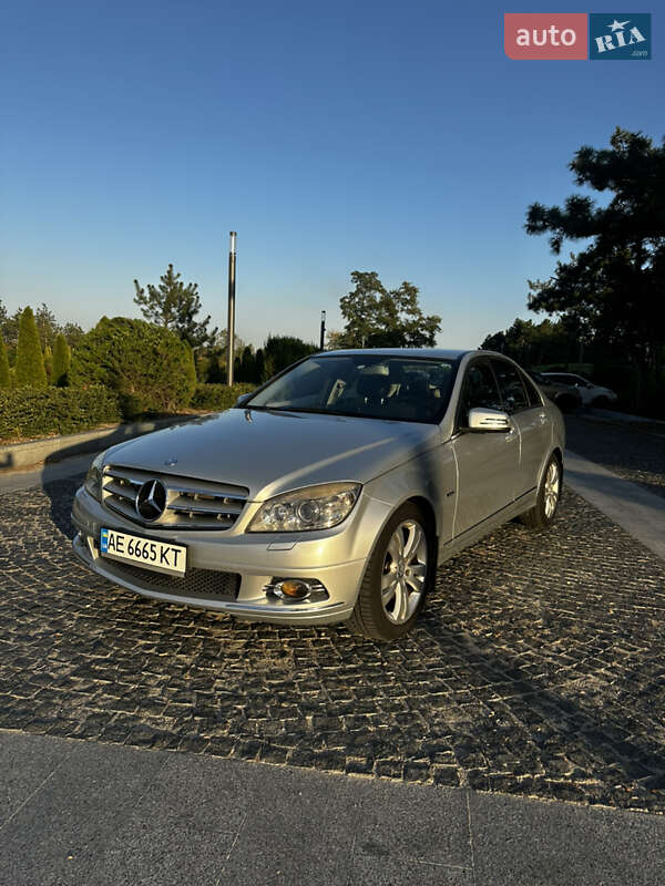 Mercedes-Benz C-Class 2009