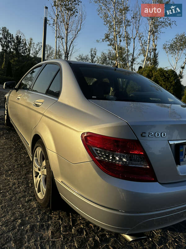 Седан Mercedes-Benz C-Class 2009 в Днепре