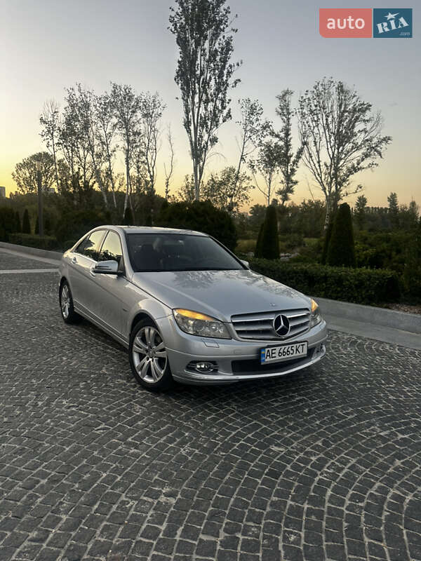 Седан Mercedes-Benz C-Class 2009 в Днепре