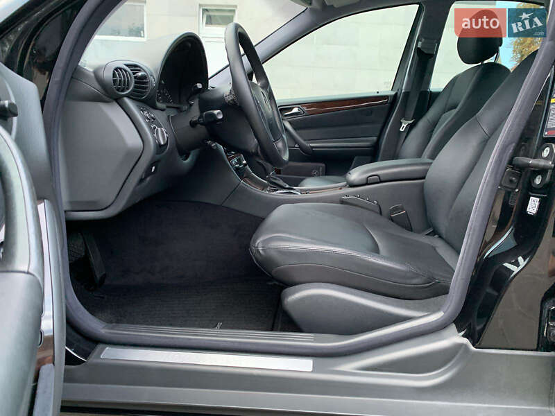 Седан Mercedes-Benz C-Class 2003 в Нестерварке фото 34 Седан Mercedes-Benz C-Class 2003 в Нестерварке