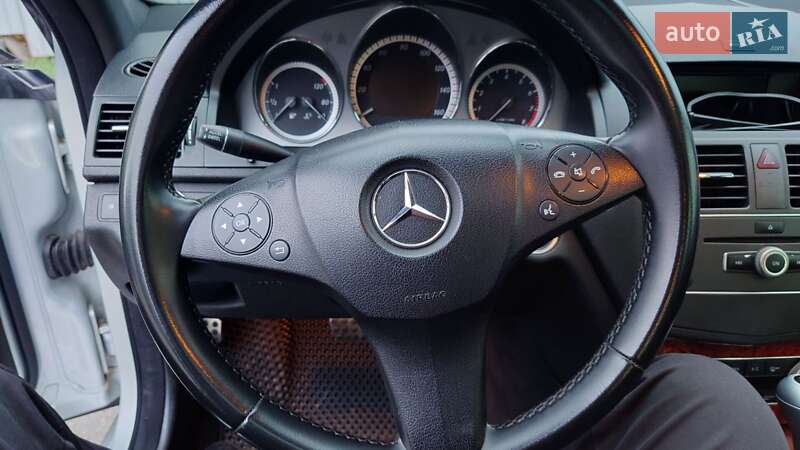 Седан Mercedes-Benz C-Class 2010 в Харькове фото 40 Седан Mercedes-Benz C-Class 2010 в Харькове
