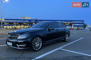 Mercedes-Benz C-Class 2011
