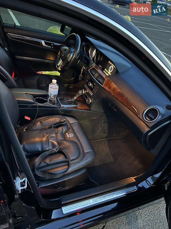 Седан Mercedes-Benz C-Class 2011 в Києві фото 13 Седан Mercedes-Benz C-Class 2011 в Києві