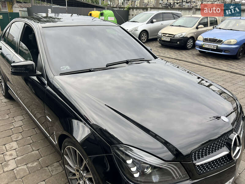 Седан Mercedes-Benz C-Class 2011 в Києві фото 22 Седан Mercedes-Benz C-Class 2011 в Києві