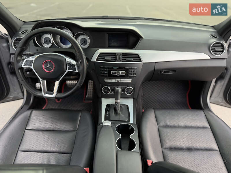 Седан Mercedes-Benz C-Class 2012 в Днепре