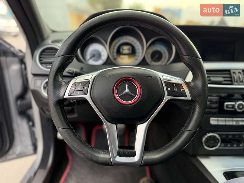 Седан Mercedes-Benz C-Class 2012 в Днепре
