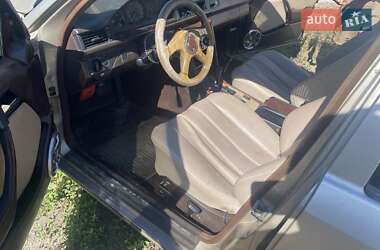 Седан Mercedes-Benz C-Class 1995 в  фото 4 Седан Mercedes-Benz C-Class 1995 в