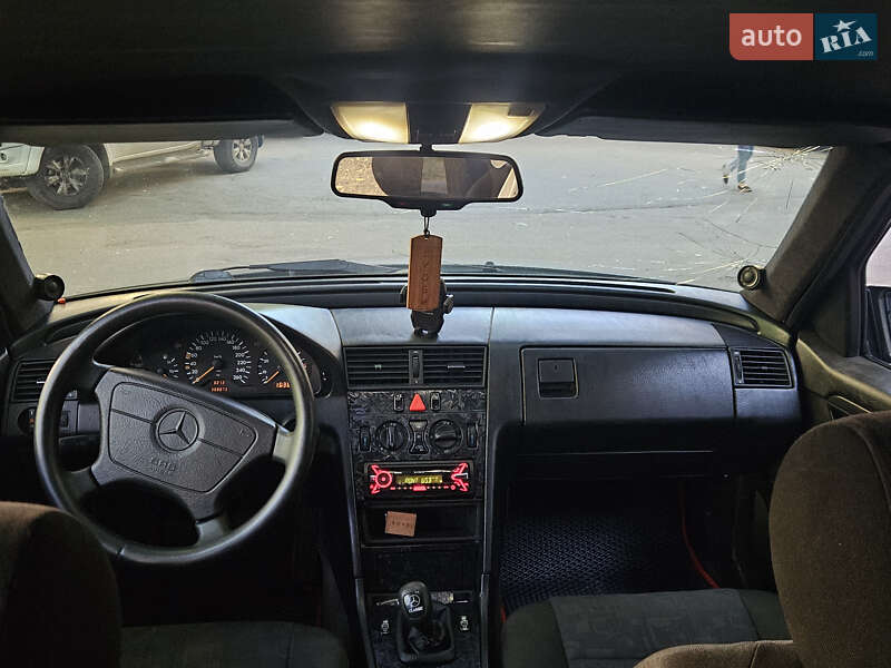 Седан Mercedes-Benz C-Class 1995 в Одесі фото 10 Седан Mercedes-Benz C-Class 1995 в Одесі