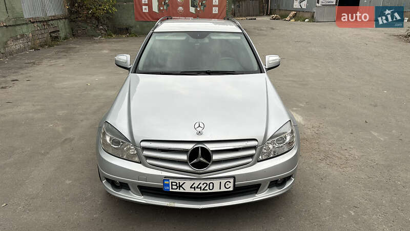 Універсал Mercedes-Benz C-Class 2009 в Києві