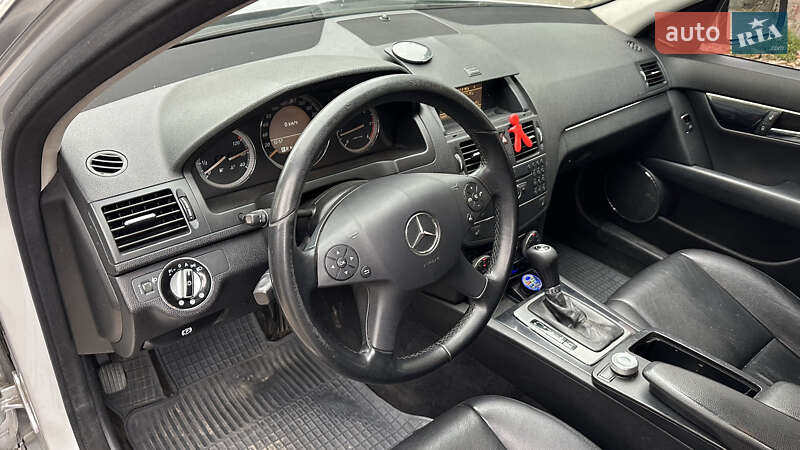 Універсал Mercedes-Benz C-Class 2009 в Києві