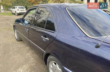 Седан Mercedes-Benz C-Class 1996 в  фото 10 Седан Mercedes-Benz C-Class 1996 в