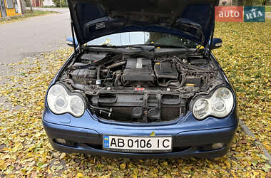Универсал Mercedes-Benz C-Class 2002 в  фото 25 Универсал Mercedes-Benz C-Class 2002 в