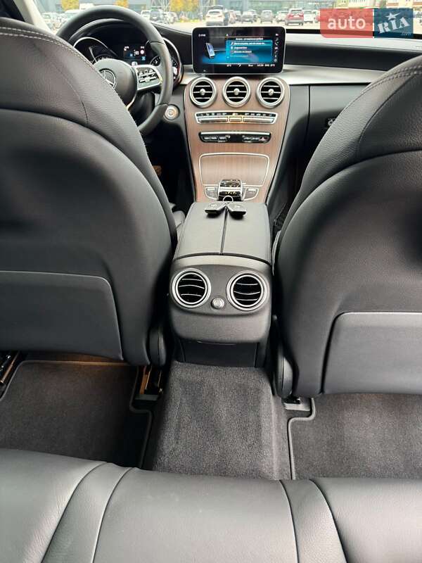 Седан Mercedes-Benz C-Class 2019 в Києві фото 38 Седан Mercedes-Benz C-Class 2019 в Києві