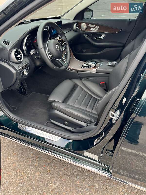 Седан Mercedes-Benz C-Class 2019 в Києві фото 43 Седан Mercedes-Benz C-Class 2019 в Києві