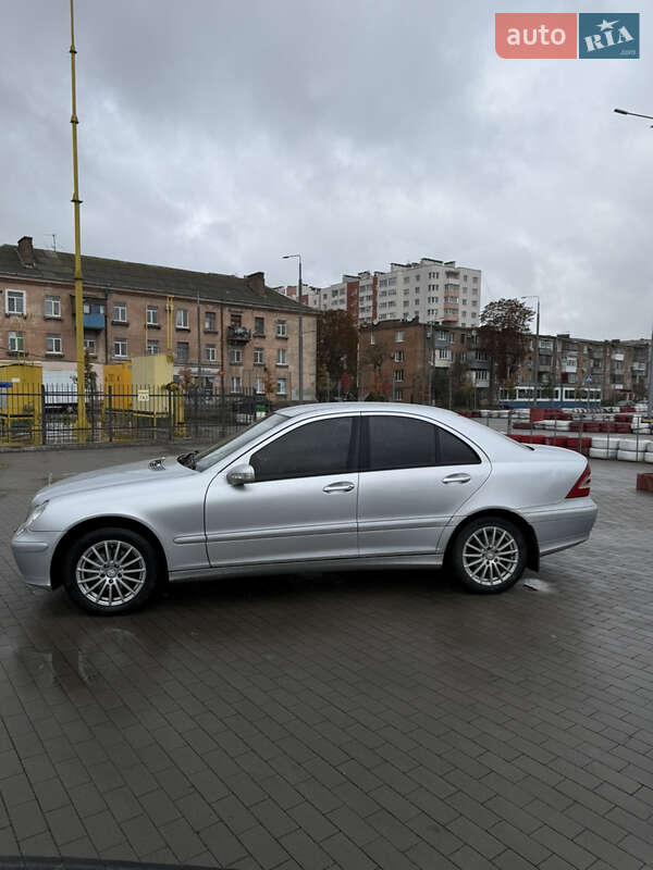 Седан Mercedes-Benz C-Class 2007 в Виннице