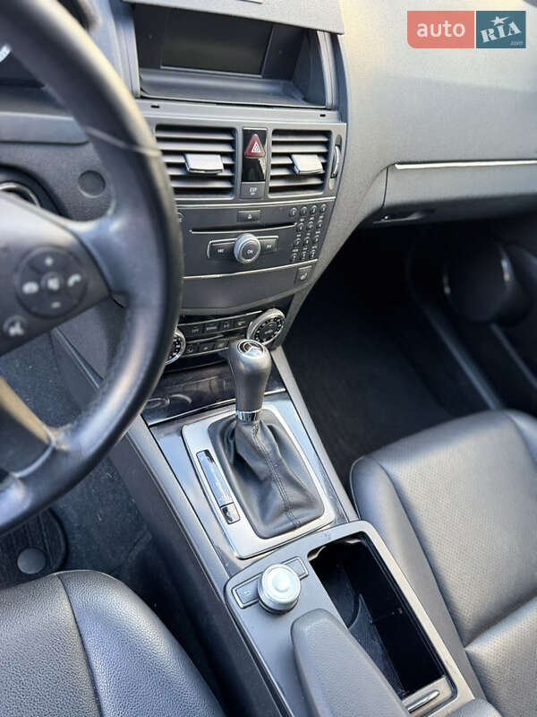 Універсал Mercedes-Benz C-Class 2008 в Львові фото 20 Універсал Mercedes-Benz C-Class 2008 в Львові