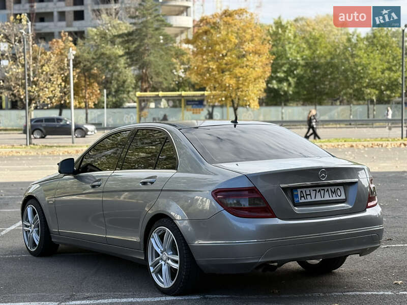 Седан Mercedes-Benz C-Class 2008 в Днепре