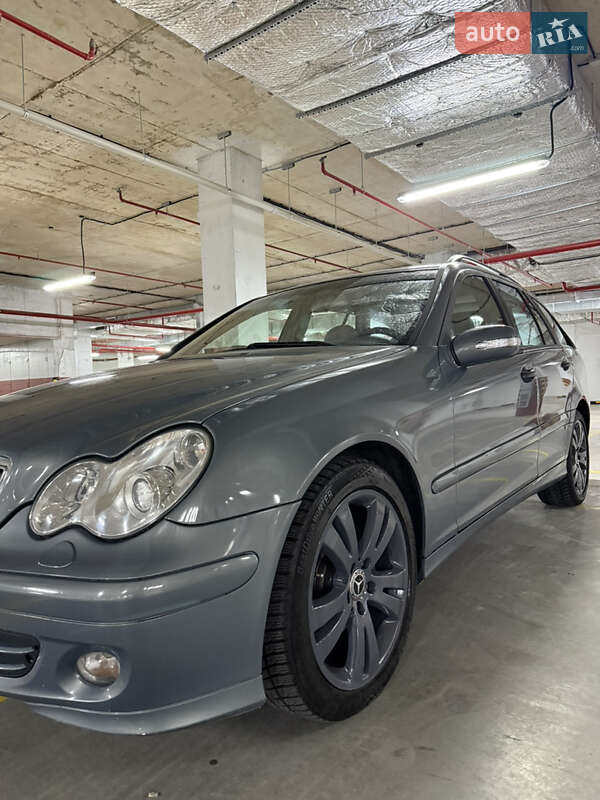 Універсал Mercedes-Benz C-Class 2004 в Ізмаїлі фото 4 Універсал Mercedes-Benz C-Class 2004 в Ізмаїлі