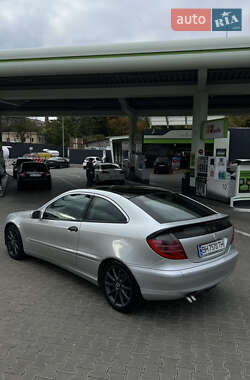 Купе Mercedes-Benz C-Class 2004 в 